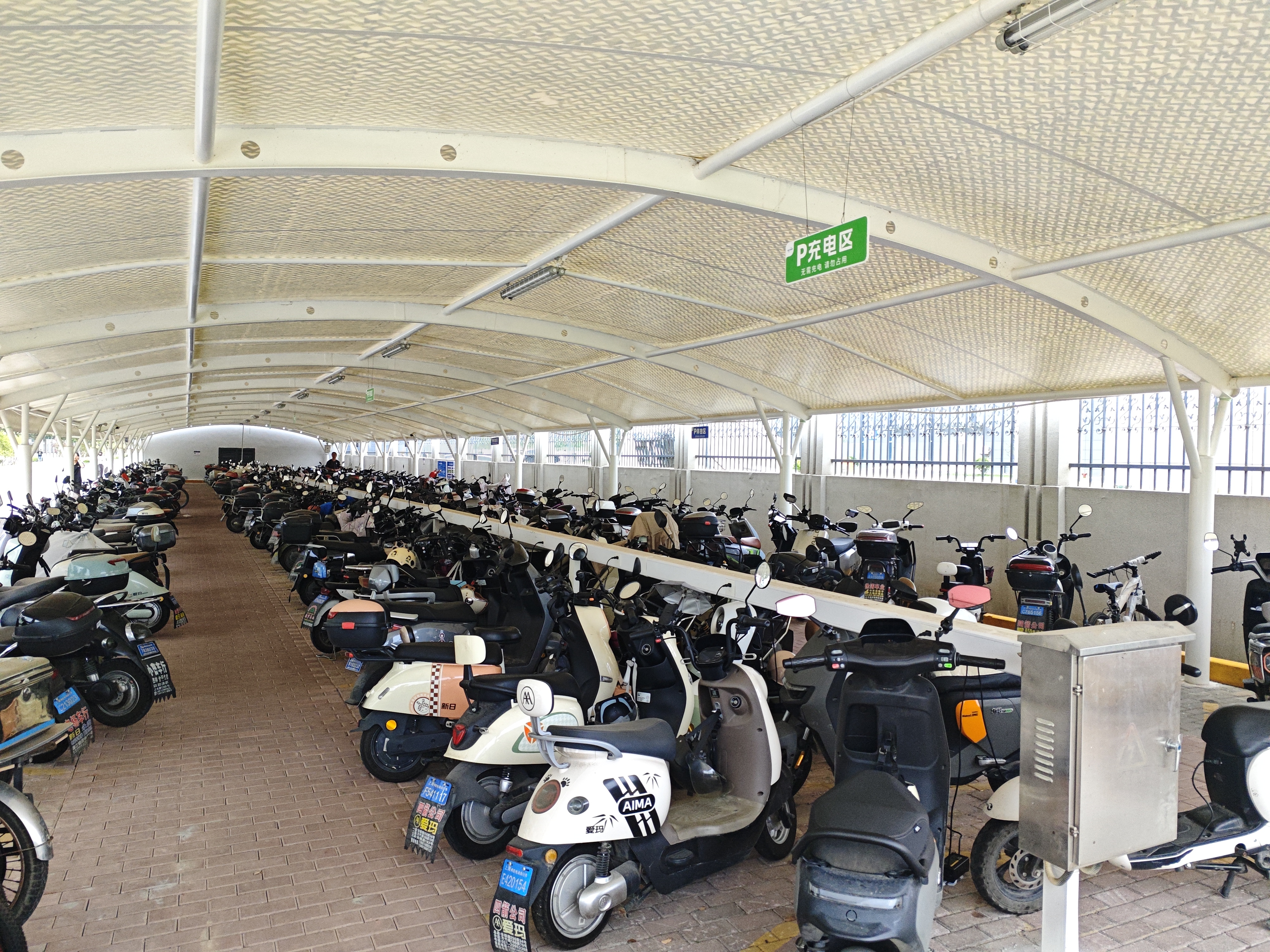 电动车棚1.jpg